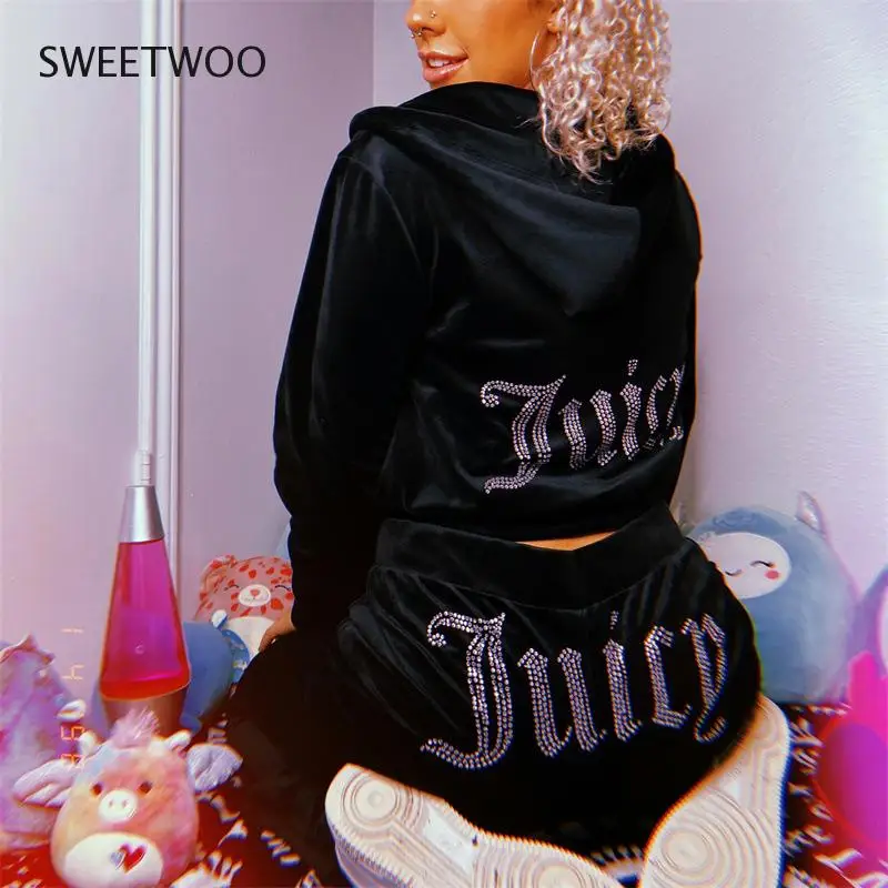 2022 Tracksuit Women Velvet Coutoure Couture Track Suit Two Piece Set Coture Sweatsuits for Women Pants Stes Fashion Tide Chic
2022 Tracksuit Women Velvet Coutoure Couture Track Suit Two Piece Set Coture Sweatsuits for Women Pants Stes Fashion Tide Chic