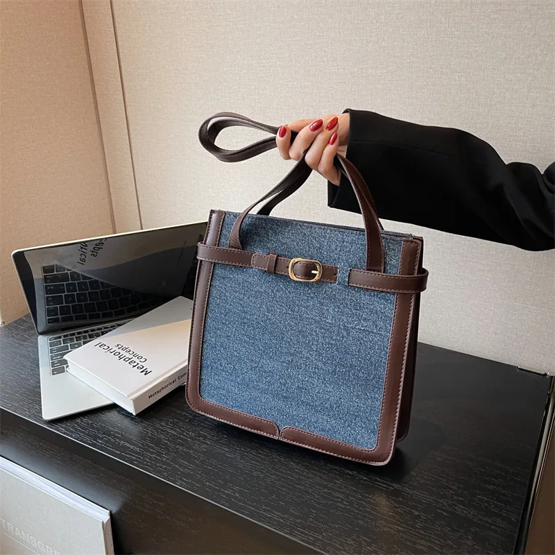 Women's 2023 New Denim Messenger Bag Light Navy Blue Leather Shoulder Strap Simple French Style Fashion Trend Tote Wholesale
Women's 2023 New Denim Messenger Bag Light Navy Blue Leather Shoulder Strap Simple French Style Fashion Trend Tote Wholesale