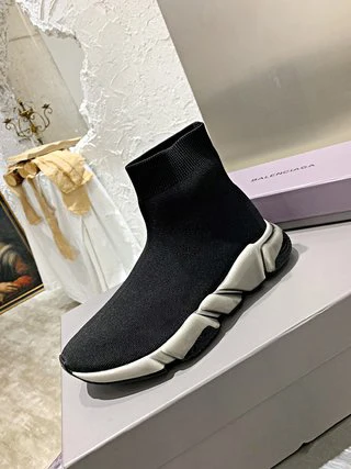 2024 Square Button Square Head Chain Slippers for Women Outwear Fashion Outdoor Vacation shoes
2024 Square Button Square Head Chain Slippers for Women Outwear Fashion Outdoor Vacation shoes