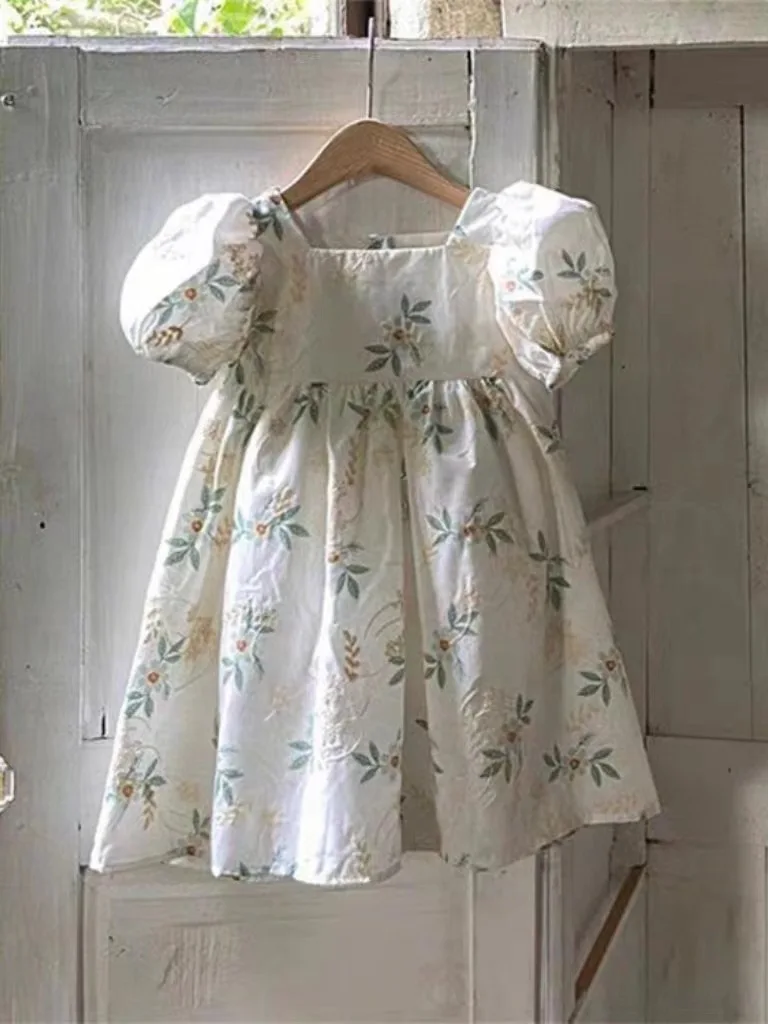 INS Summer New Girls' Dress Fragmented Embroidery Children's Dress Princess Dress Cute Bubble Short Sleeve Dress
INS Summer New Girls' Dress Fragmented Embroidery Children's Dress Princess Dress Cute Bubble Short Sleeve Dress