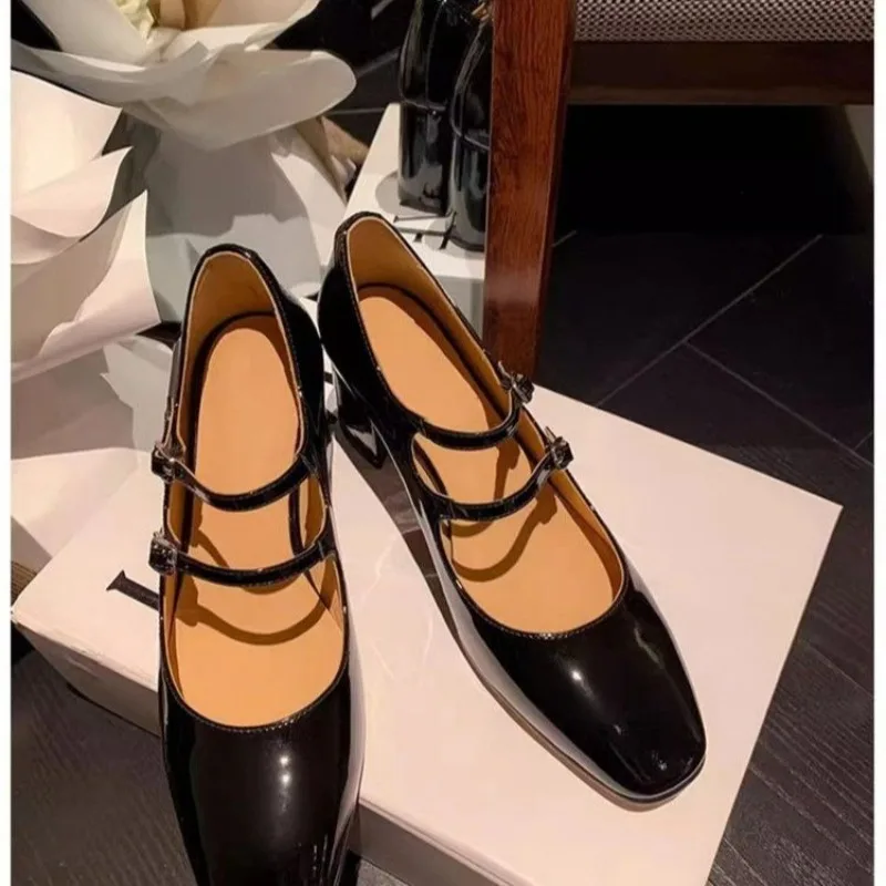 

2024 Spring/summer Mary Jane Shoes Patent Leather Woman Shoe French Square Toe Thick Heel Shoes Women Buckle Strap Commute Pumps