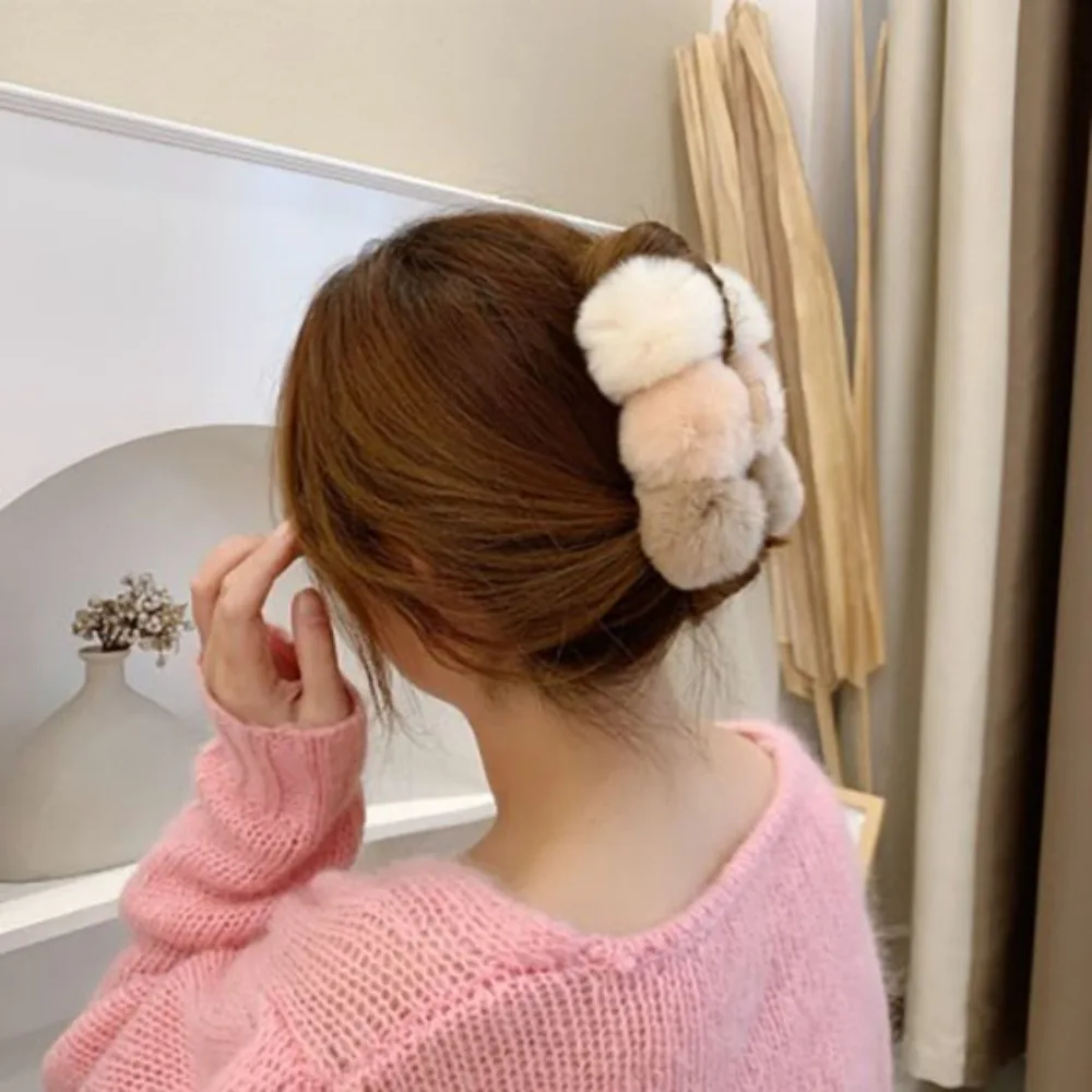 Accessories Korean Women Winter Plush Hair Claws Durable Ins Wind Plush Cute Soft Sweet Hair Holder Fashion Hair Accessories
Accessories Korean Women Winter Plush Hair Claws Durable Ins Wind Plush Cute Soft Sweet Hair Holder Fashion Hair Accessories