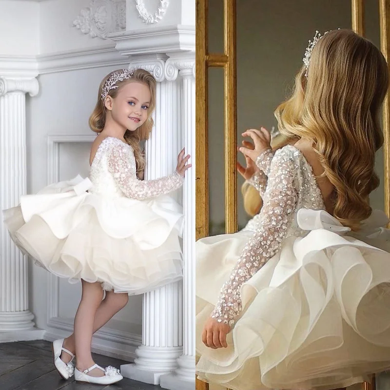 Платье с длинным рукавом, блестками и цветочным принтом
Платье с длинным рукавом, блестками и цветочным принтом