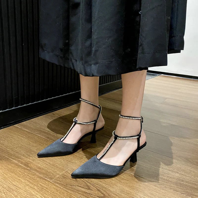 Summer Pointed Silk Rhinestone Ankle Strap Women Sandals Stiletto Solid Color Buckle Slingback Hollow Dress Shoes Gladiator Pump
Summer Pointed Silk Rhinestone Ankle Strap Women Sandals Stiletto Solid Color Buckle Slingback Hollow Dress Shoes Gladiator Pump