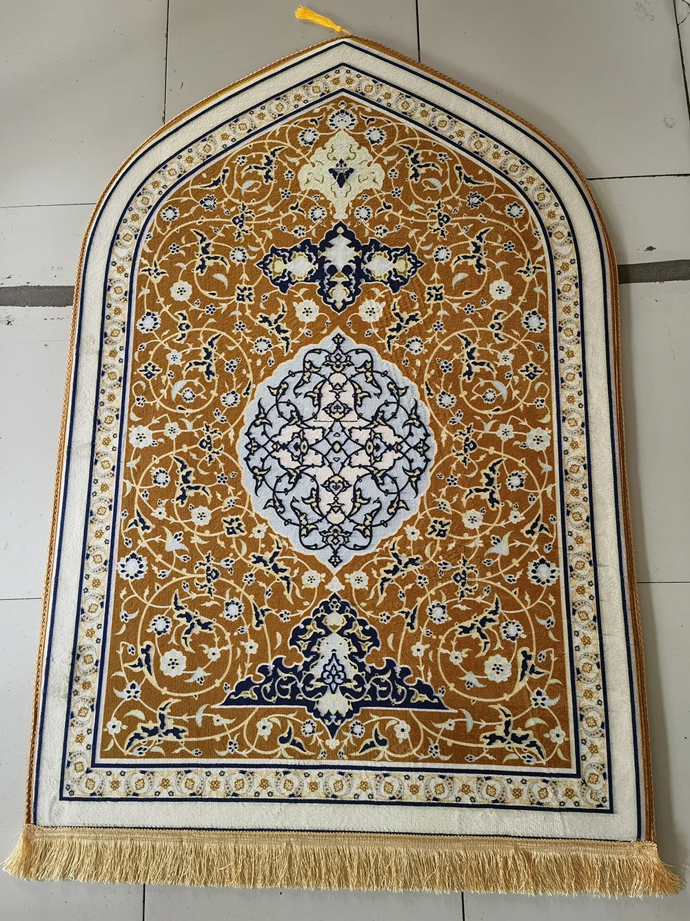 Printed Adult Prayer Mat for Muslim Ramadan 70x110 Flannel Worship Kneel Floor Carpets Non-slip Soft Portable Travel Prayer Rugs
Printed Adult Prayer Mat for Muslim Ramadan 70x110 Flannel Worship Kneel Floor Carpets Non-slip Soft Portable Travel Prayer Rugs