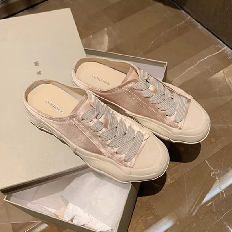 Универсальная парусиновая обувь для скейтборда, маленькая белая обувь из вискозы и атласа, обувь для скейтборда из натуральной кожи для ленивых людей
Универсальная парусиновая обувь для скейтборда, маленькая белая обувь из вискозы и атласа, обувь для скейтборда из натуральной кожи для ленивых людей