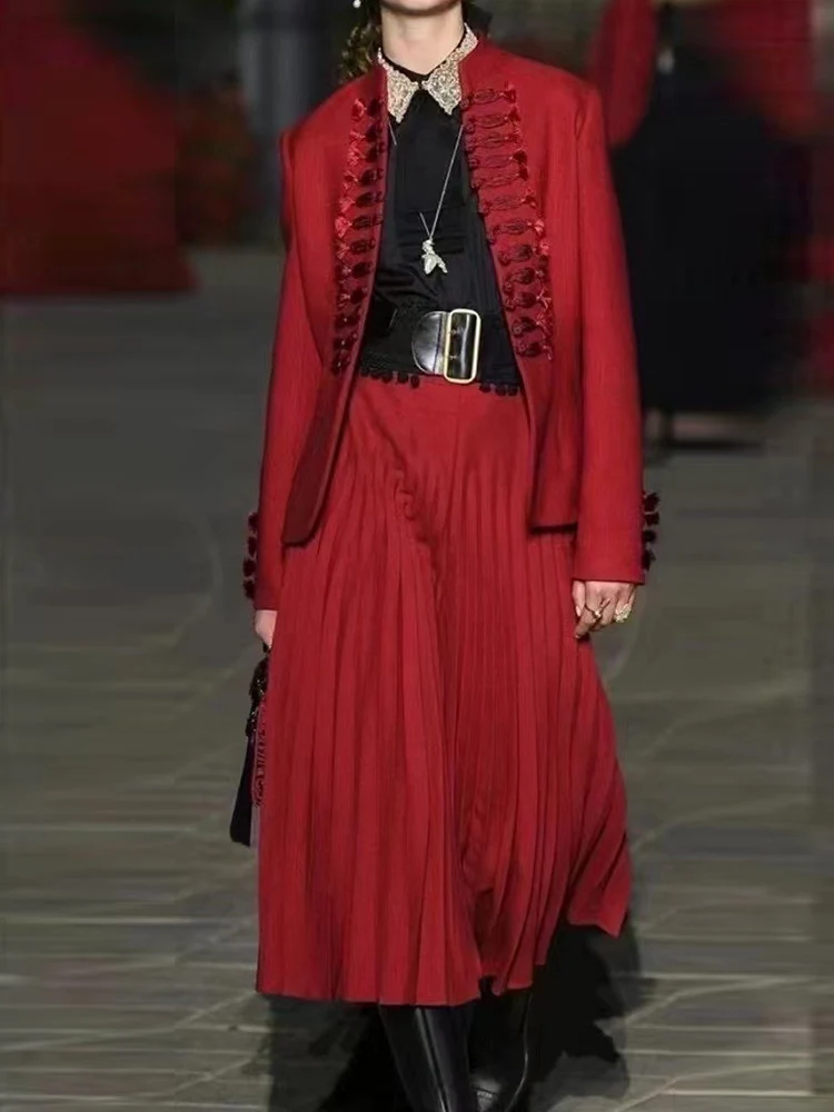 Дизайнерская однотонная короткая куртка в стиле ретро с бахромой для женщин, новая осенняя модная универсальная куртка с воротником-стойкой
Дизайнерская однотонная короткая куртка в стиле ретро с бахромой для женщин, новая осенняя модная универсальная куртка с воротником-стойкой