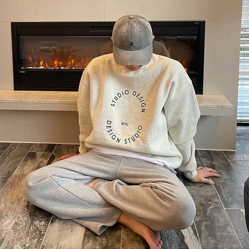 2023 Autumn and Winter Korean Style Round Neck Sweatshirt Men's Trendy Brand Handsome Ins Loose Letter Print Top Couple Jacket
2023 Autumn and Winter Korean Style Round Neck Sweatshirt Men's Trendy Brand Handsome Ins Loose Letter Print Top Couple Jacket