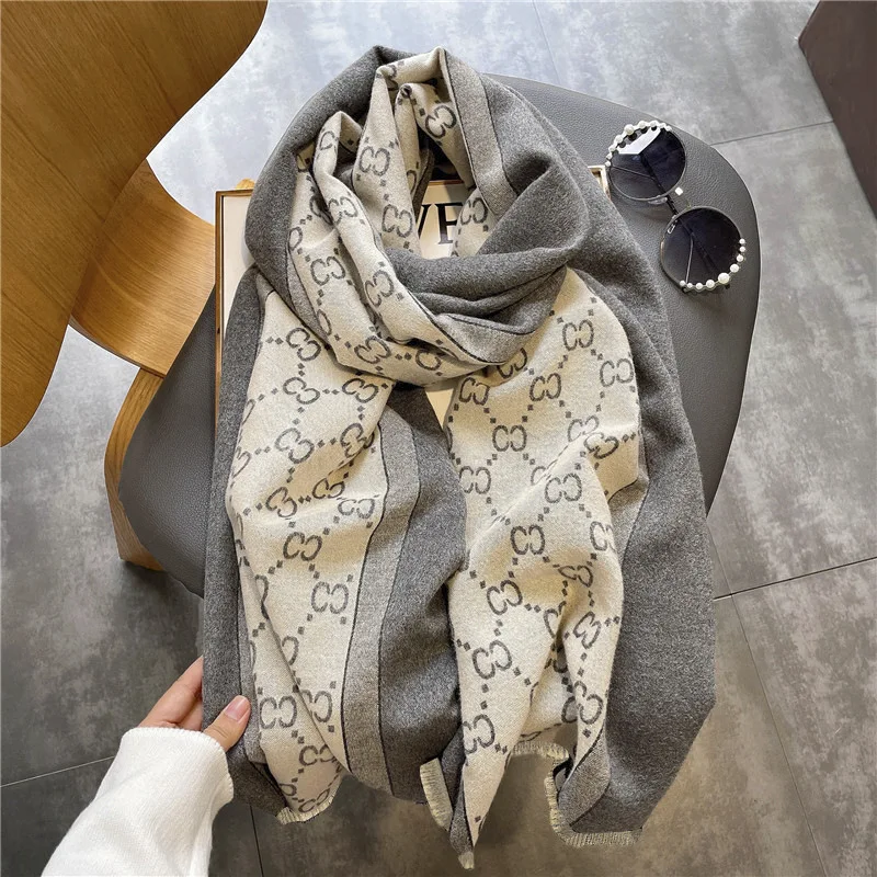 

Autumn and Winter New European and American Printed Letters 100% Cashmere Double-sided Warm Luxury Shawl Jacquard Fringe Scarf