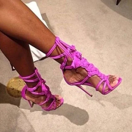 Сандалии женские с открытым носком, босоножки на шнуровке, с кисточками, на шпильке, блестящие кожаные модные туфли в римском стиле, с декором, на лето 
Сандалии женские с открытым носком, босоножки на шнуровке, с кисточками, на шпильке, блестящие кожаные модные туфли в римском стиле, с декором, на лето