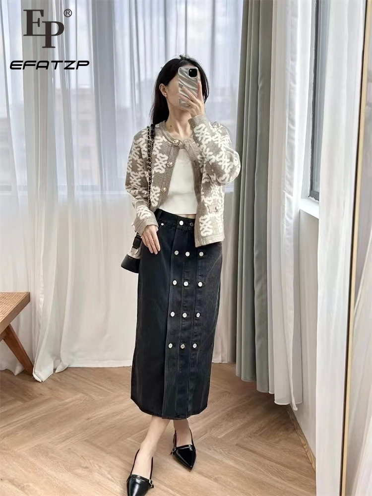 EFATZP Letter Jacquard Cardigan for Women O-Neck Single Breasted Long Sleeve Vintage Knitted Sweater
EFATZP Letter Jacquard Cardigan for Women O-Neck Single Breasted Long Sleeve Vintage Knitted Sweater