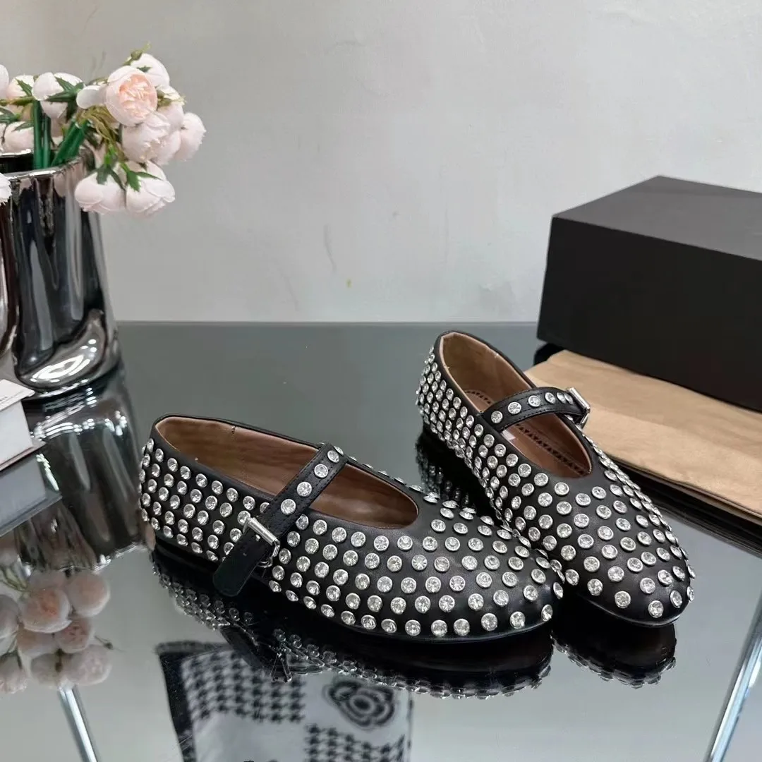 Luxury Rhinestone Rivet Women Mary Janes Fashion Catwalk Round Toe Belt Buckle One Strap Flats Pumps Ladies Dress Ballet Shoes
Luxury Rhinestone Rivet Women Mary Janes Fashion Catwalk Round Toe Belt Buckle One Strap Flats Pumps Ladies Dress Ballet Shoes