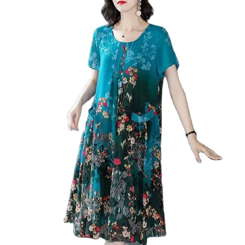 Summer Fashion Chiffon Dress In The Long Print Temperament Over The Knee Casual Middle-aged And Elderly Women Lianyiskirt.5XL
Summer Fashion Chiffon Dress In The Long Print Temperament Over The Knee Casual Middle-aged And Elderly Women Lianyiskirt.5XL