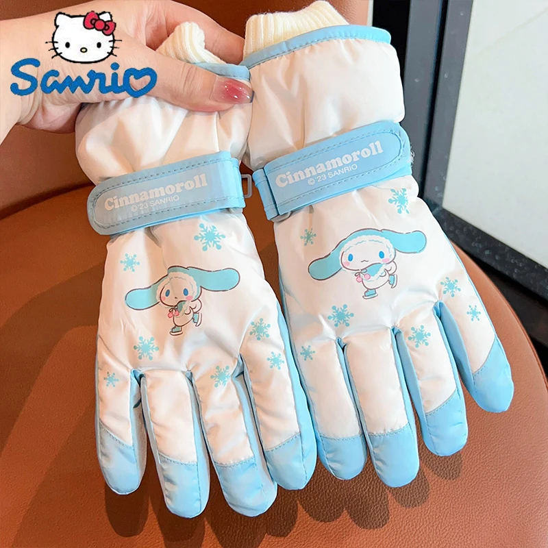 Зимние утолщенные теплые перчатки Sanrio, милые ветрозащитные перчатки в стиле коричной курол, моя мелодия, пончо, милые игрушки для детей, подарок
Зимние утолщенные теплые перчатки Sanrio, милые ветрозащитные перчатки в стиле коричной курол, моя мелодия, пончо, милые игрушки для детей, подарок