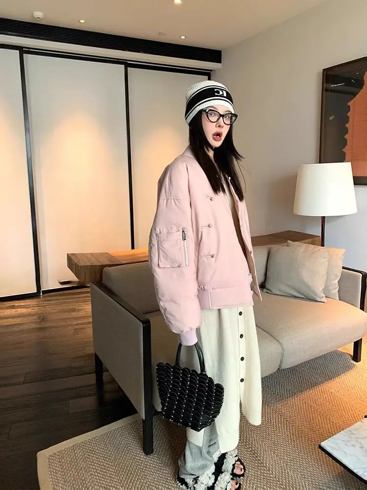 Korean Baseball Cotton Jacket Women Autumn Winter Thickened Warm Parkas Female Fashion Niche Cheongsam Buttons Quilted Coat Top
Korean Baseball Cotton Jacket Women Autumn Winter Thickened Warm Parkas Female Fashion Niche Cheongsam Buttons Quilted Coat Top