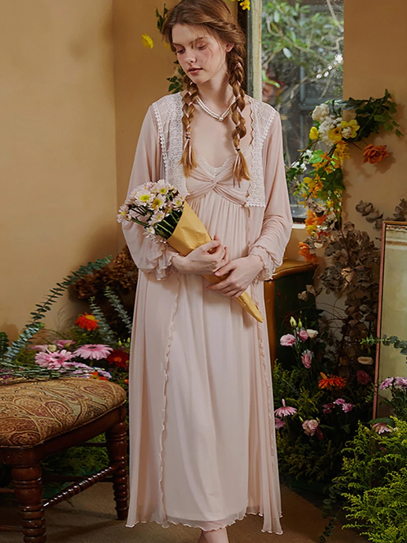 Women Fairy Princess Robe Nightdress Female Spring Autumn Two Piece Set Sweet Mesh Vintage Pajamas Princess Sexy Nightgowns
Women Fairy Princess Robe Nightdress Female Spring Autumn Two Piece Set Sweet Mesh Vintage Pajamas Princess Sexy Nightgowns