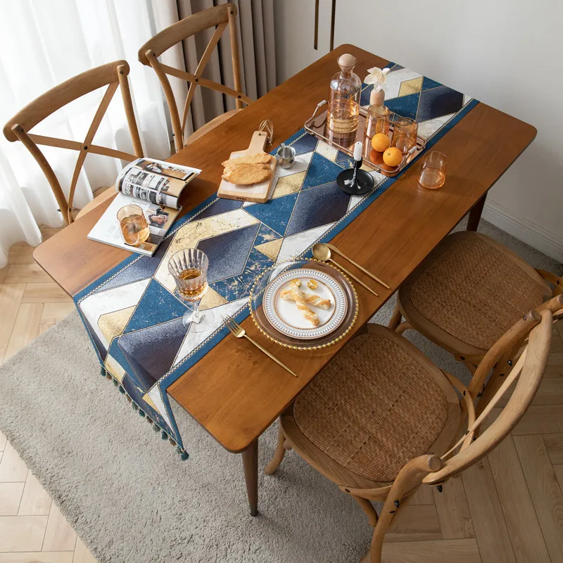 

American Light Luxury Table Flag Yarn Weaving Jacquard Gold Thread Diamond Tassel Household Polyester Table Cloth