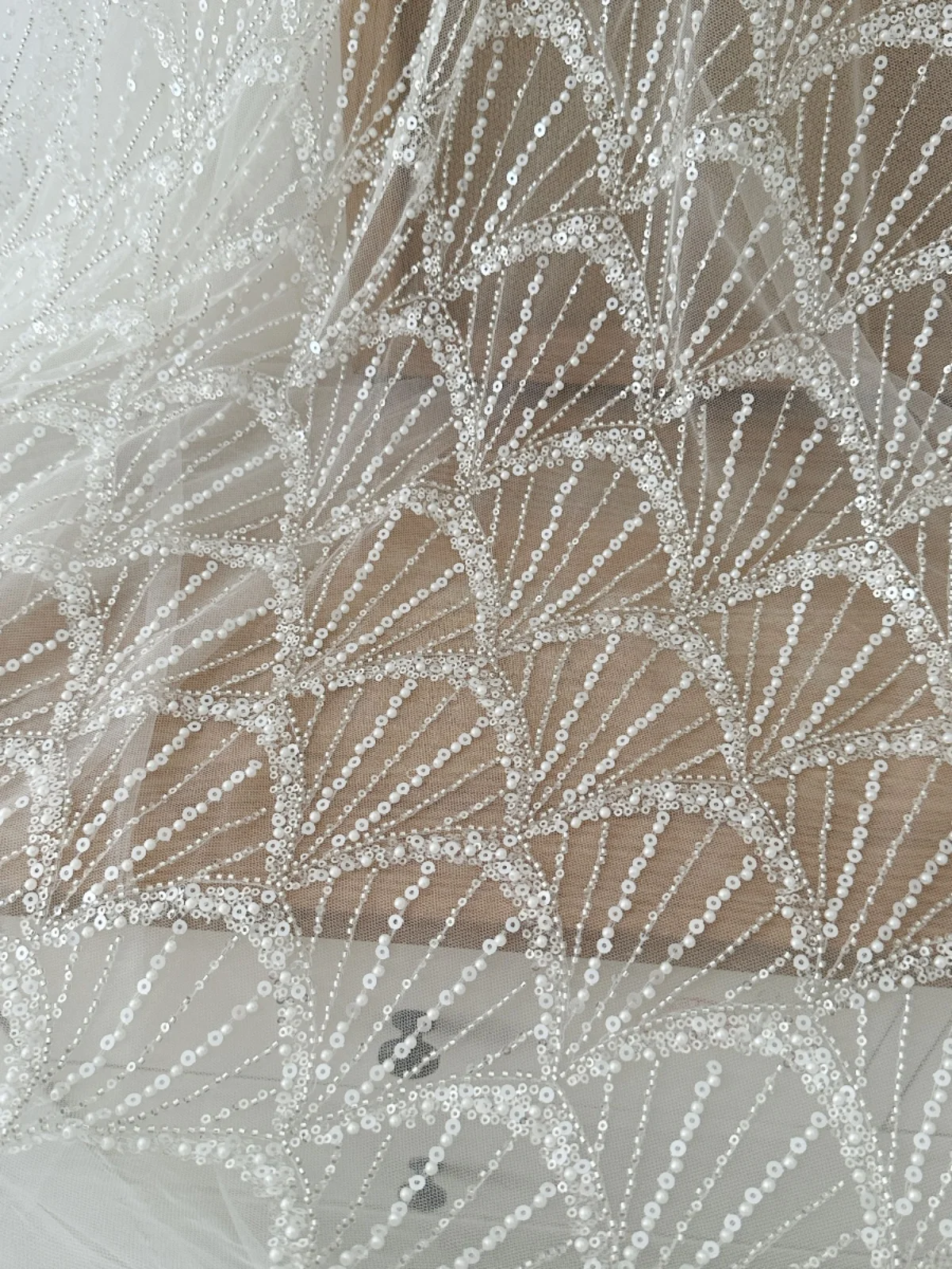 1Meter High-Quality Lace Fabric European and American Style Heavy-duty Beaded Sequin Lace Trim for High-end DIY Crafts
1Meter High-Quality Lace Fabric European and American Style Heavy-duty Beaded Sequin Lace Trim for High-end DIY Crafts