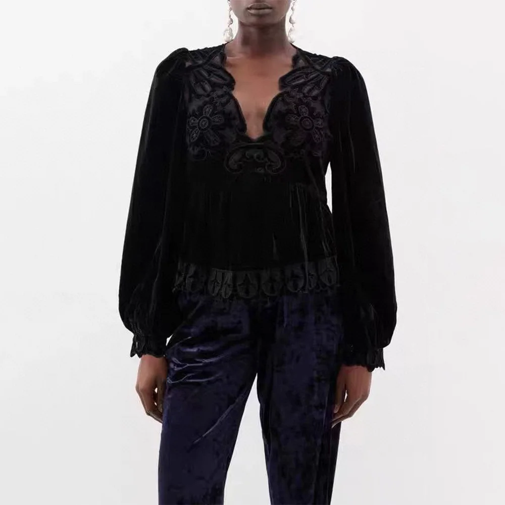 High Quality! Temperament Elegant Embroidery Velvet Velvet Lace Splicing Long Sleeve Black Blouse Women Design Tops
High Quality! Temperament Elegant Embroidery Velvet Velvet Lace Splicing Long Sleeve Black Blouse Women Design Tops
