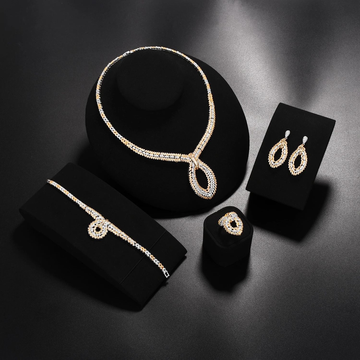 Engagement jewelry set cubic zircon adds 4 kinds of wedding joy to women's holiday
Engagement jewelry set cubic zircon adds 4 kinds of wedding joy to women's holiday