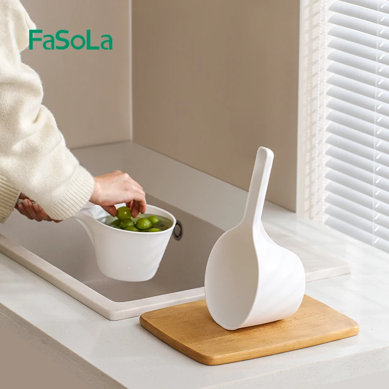 800ml PP Plastic Vertical Kitchen Ladle, Bathtub Shower Bucket Bathroom Water Scoop Cup Ladle
800ml PP Plastic Vertical Kitchen Ladle, Bathtub Shower Bucket Bathroom Water Scoop Cup Ladle