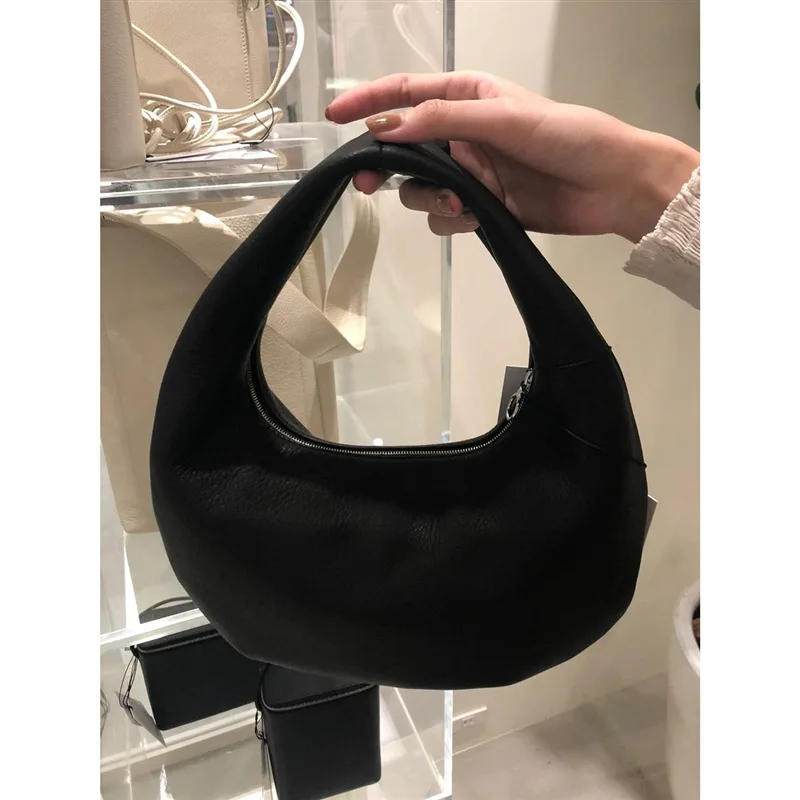 

Japan Aeta deerskin crescent handbag niche designer simple single-shoulder carry bag top layer leather underarm bag for women