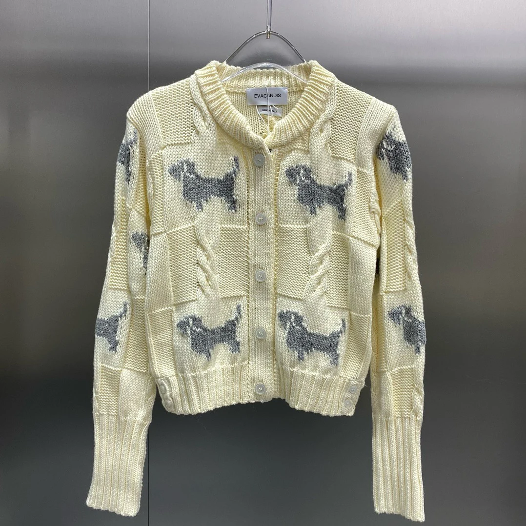 EVACANDIS High Quality Women New Dog Jacquard Single Breasted Knitted Cardigan Tops Preppy Style Sweet Cute Casual Sweater
EVACANDIS High Quality Women New Dog Jacquard Single Breasted Knitted Cardigan Tops Preppy Style Sweet Cute Casual Sweater