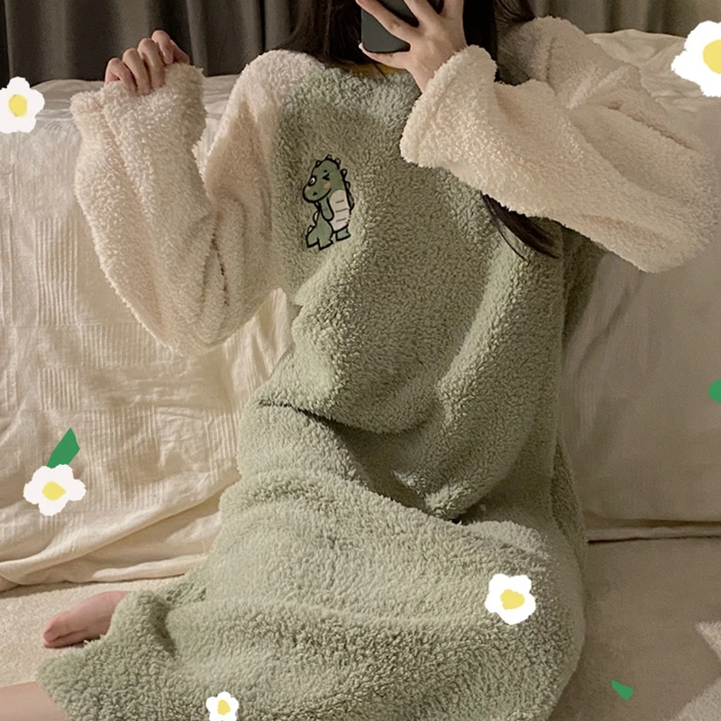 Autumn Winter Velvet Nightgowns Long Sleeve Sleepwear Female Homewear Women Warm Flannel Sleep Dress Thick Coral Pyjamas
Autumn Winter Velvet Nightgowns Long Sleeve Sleepwear Female Homewear Women Warm Flannel Sleep Dress Thick Coral Pyjamas