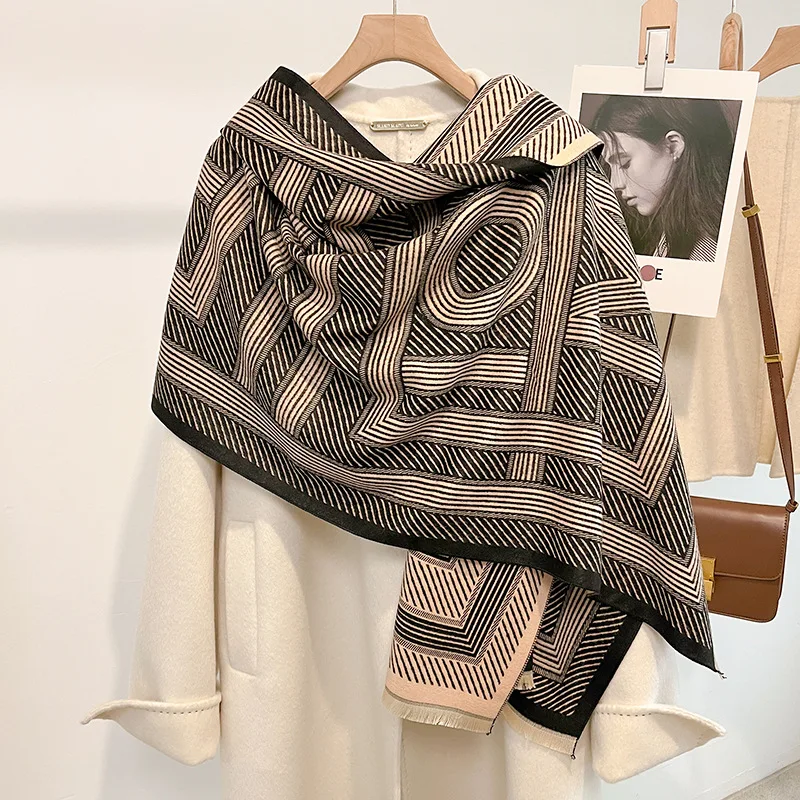 New Luxury Stripe Winter Cashmere Scarfs for Women Soft Pashmina Shawls Wraps Foulard Lady Warm Thick Bufanda Couple Fashion
New Luxury Stripe Winter Cashmere Scarfs for Women Soft Pashmina Shawls Wraps Foulard Lady Warm Thick Bufanda Couple Fashion