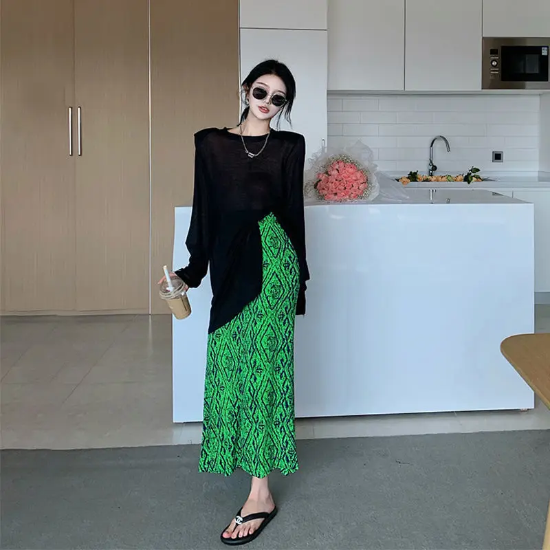 Print Floral Skirt Women Summer 2023 New Bohemia Ice Silk Drape Midi Vintage Fishtail Long Skirt Woman
Print Floral Skirt Women Summer 2023 New Bohemia Ice Silk Drape Midi Vintage Fishtail Long Skirt Woman