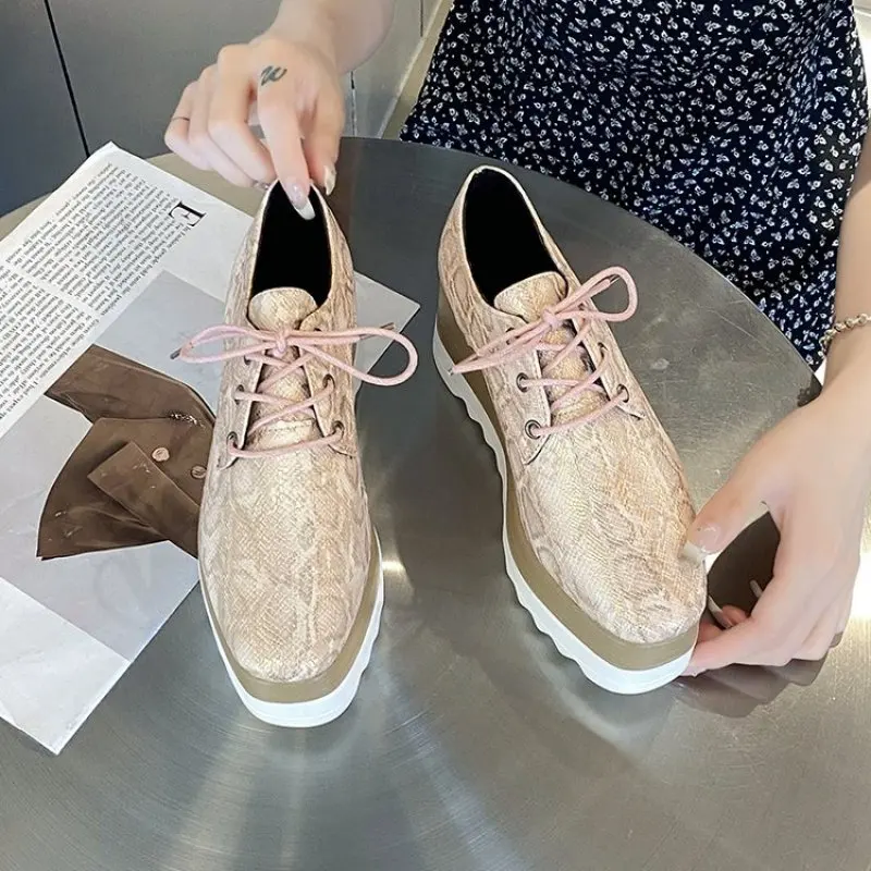 Fashion Flat Platform Women Shoes Square Toe Reticulated python Up Leather Wedges British Style Casual Shoes Woman Real Leather
Fashion Flat Platform Women Shoes Square Toe Reticulated python Up Leather Wedges British Style Casual Shoes Woman Real Leather