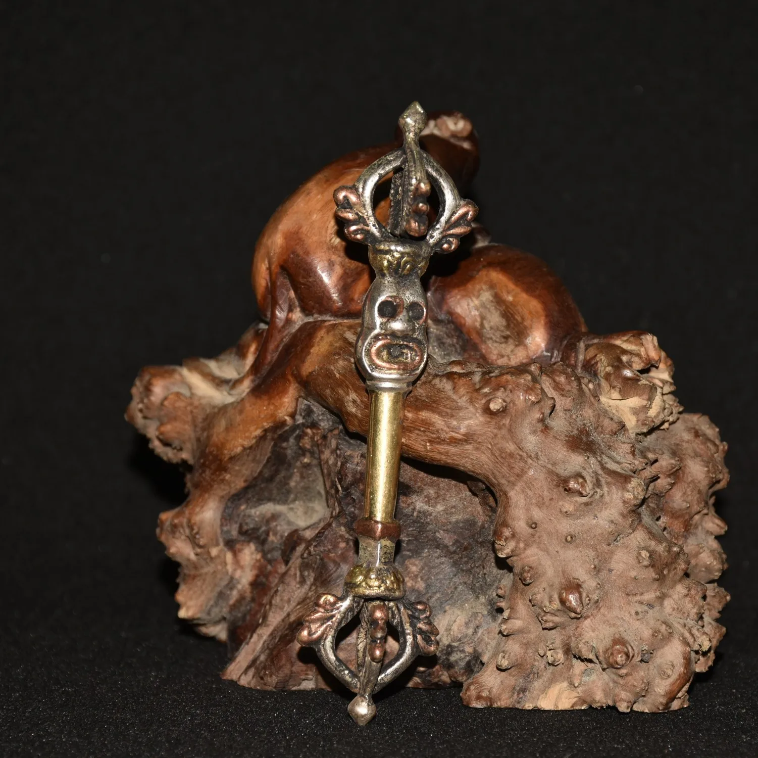 5"Tibetan Temple Collection Old Bronze Gilded Five shares Skull Head Dorje Vajra Pendant Amulet Dharma Town house Exorcism
5"Tibetan Temple Collection Old Bronze Gilded Five shares Skull Head Dorje Vajra Pendant Amulet Dharma Town house Exorcism