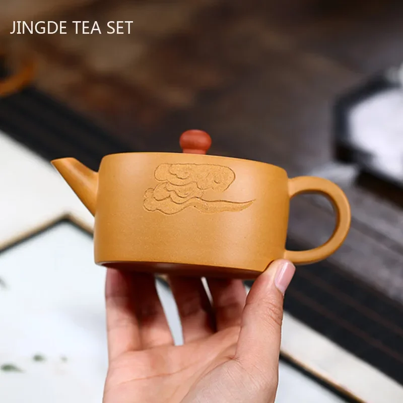 Authentic Yixing Purple Clay Tea Pots Raw Ore Section Mud Beauty Teapot Handmade Puer Tea Maker Customized Teaware Gifts 200ml
Authentic Yixing Purple Clay Tea Pots Raw Ore Section Mud Beauty Teapot Handmade Puer Tea Maker Customized Teaware Gifts 200ml