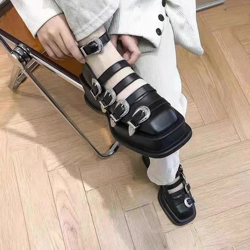 Square Head Cover Heels Women Shoes Thick Bottom Metal Buckle Strap Mary Janes Vintage Fashion Sandals Black Zapatos Mujer
Square Head Cover Heels Women Shoes Thick Bottom Metal Buckle Strap Mary Janes Vintage Fashion Sandals Black Zapatos Mujer