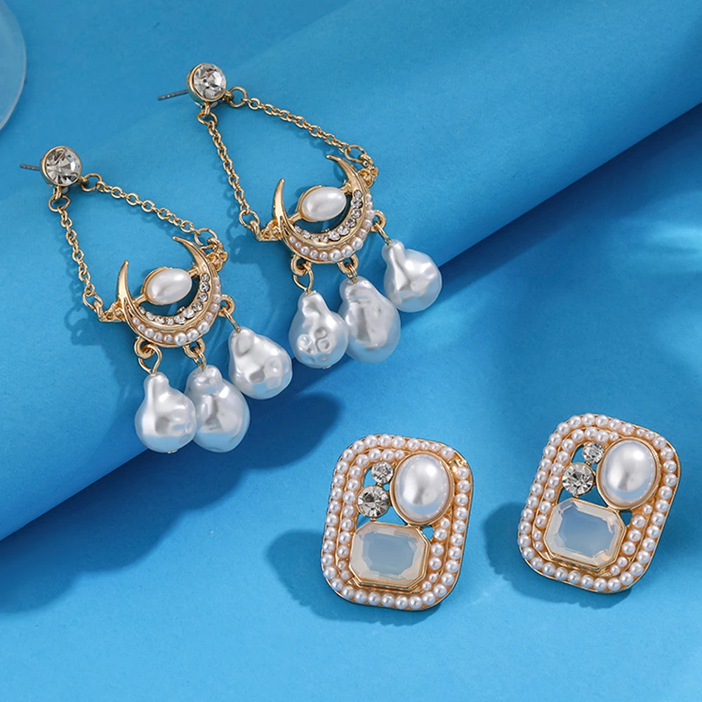 Women Vintage Baroque Pearl Stud Earrings Personality Exaggerated Fashion Style Girls Irregular Earring Costume Jewelry Gifts
Women Vintage Baroque Pearl Stud Earrings Personality Exaggerated Fashion Style Girls Irregular Earring Costume Jewelry Gifts