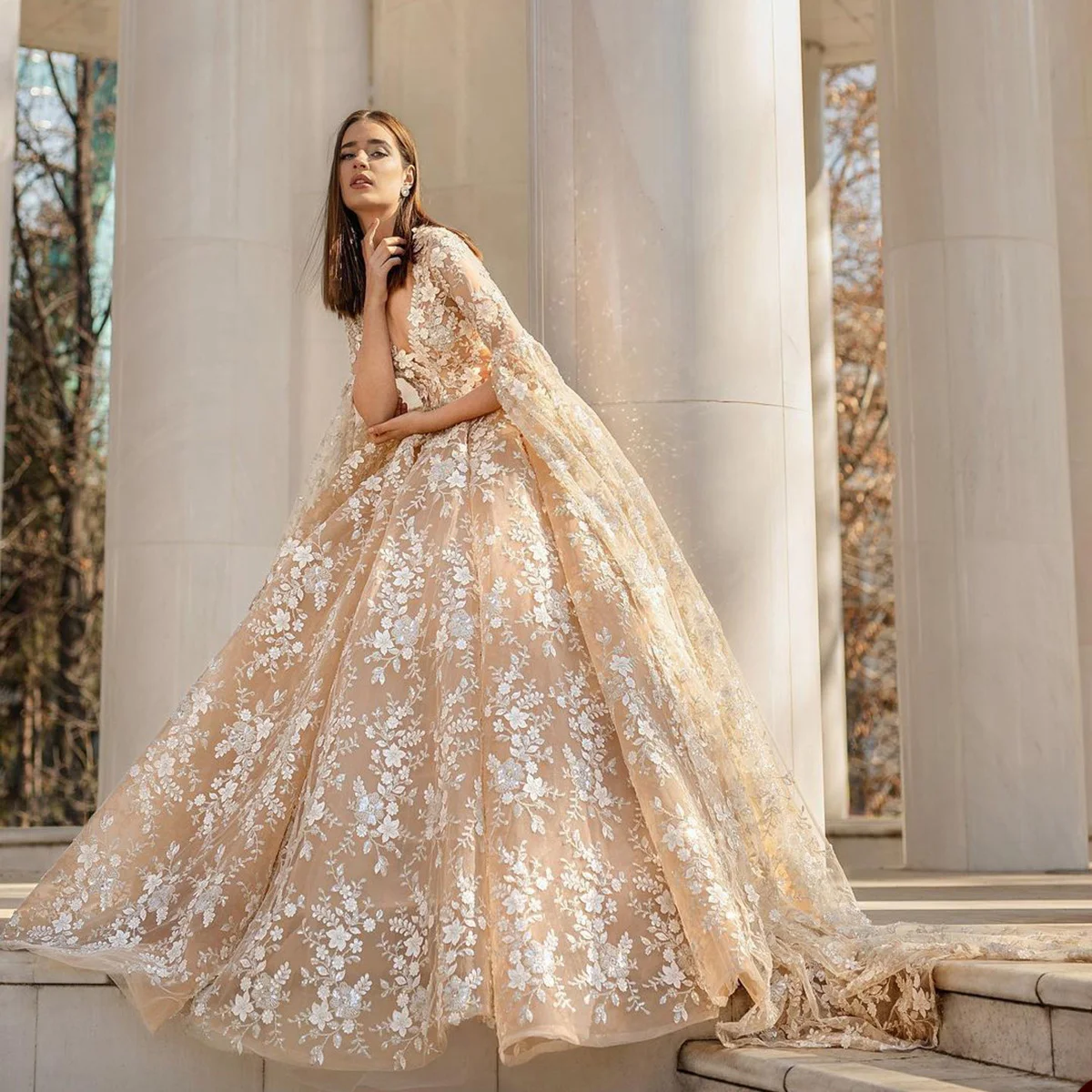 

Elegant Lllusion Lace Wedding Dress New Shine Flower V-Neck Bridal Gowns Brush Train Robe Vestido De Noiva Size Customized