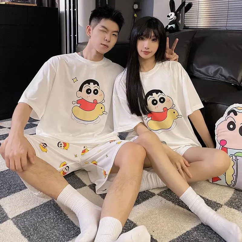 Аниме милая Пижама Kawaii Crayon Shin-Chan Stitch шорты с коротким рукавом в мультяшном стиле для пары свободный подарок для подруги на день рождения для девочек
Аниме милая Пижама Kawaii Crayon Shin-Chan Stitch шорты с коротким рукавом в мультяшном стиле для пары свободный подарок для подруги на день рождения для девочек