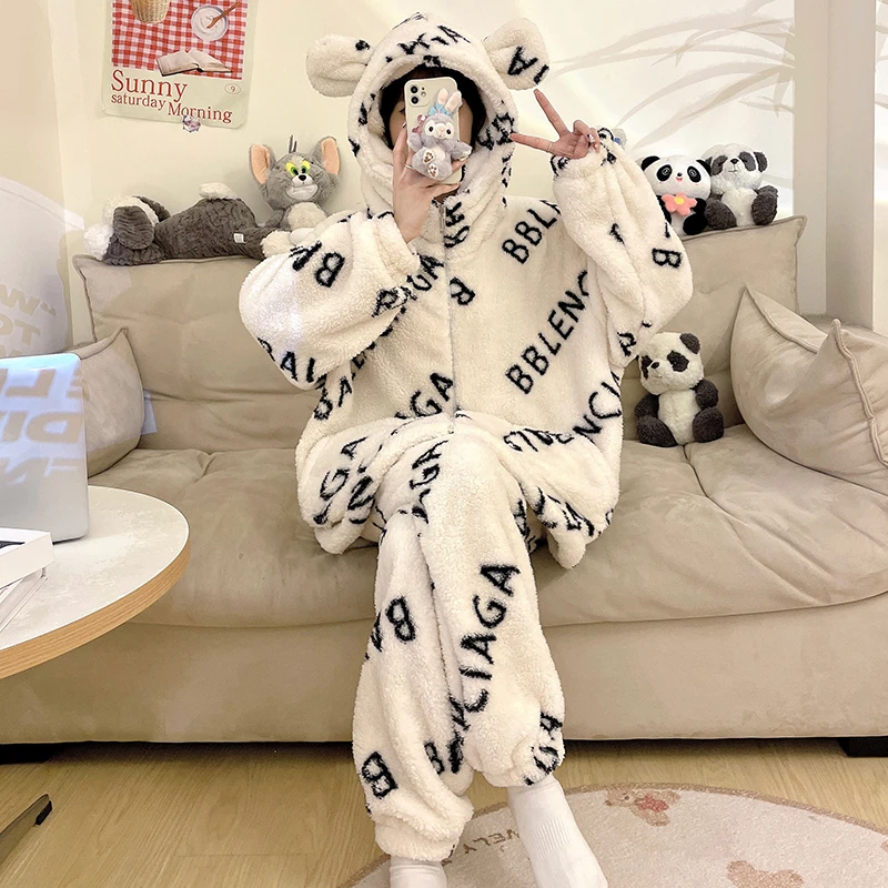 Pajamas Women's Autumn Flannel Women's Cedar Long-sleeved Trousers Hooded Pyjama Home Suit Spring and Autumn Pijama
Pajamas Women's Autumn Flannel Women's Cedar Long-sleeved Trousers Hooded Pyjama Home Suit Spring and Autumn Pijama