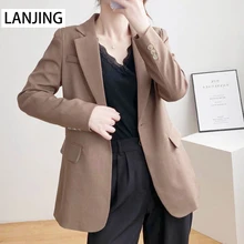 High-quality coffee-colored suit jacket women's early spring 2022 spring autumn new net red fried street small suit jacket
High-quality coffee-colored suit jacket women's early spring 2022 spring autumn new net red fried street small suit jacket