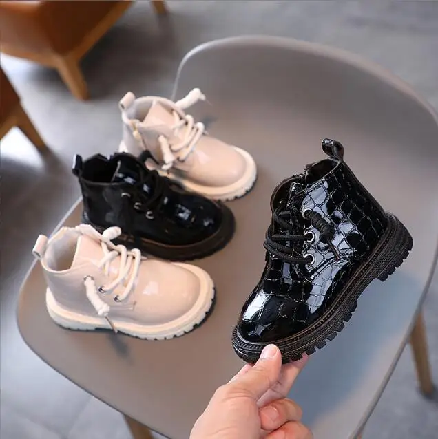 2023 New Winter Children Shoes Leather Waterproof Plush Boots Kids Snow Boots Brand Girls Boys Casual Boots Fashion Sneakers
2023 New Winter Children Shoes Leather Waterproof Plush Boots Kids Snow Boots Brand Girls Boys Casual Boots Fashion Sneakers