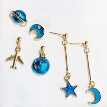 1 Pair Women Earrings Exquisite Anti-rust Alloy Skin-friendly Charming Moon Stars Dangle Earrings for Party
1 Pair Women Earrings Exquisite Anti-rust Alloy Skin-friendly Charming Moon Stars Dangle Earrings for Party
