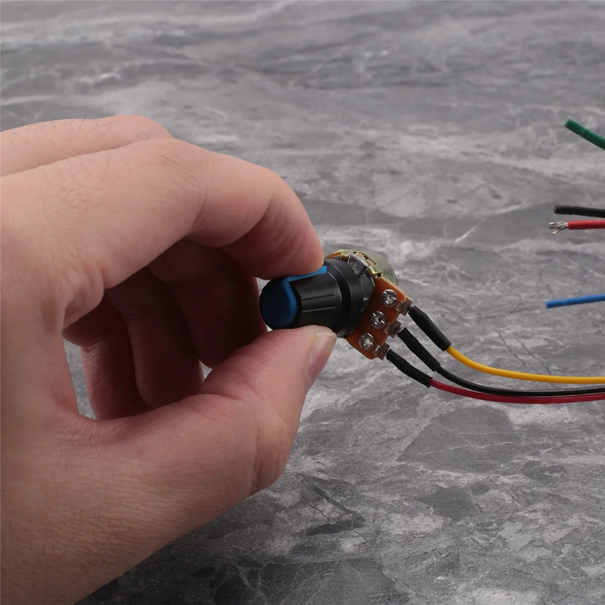 Контроллер скорости двигателя, DC9V 12V 24V 48V 60V 20A PWM контроллер скорости двигателя с регулируемой яркостью 0-1200W
Контроллер скорости двигателя, DC9V 12V 24V 48V 60V 20A PWM контроллер скорости двигателя с регулируемой яркостью 0-1200W
