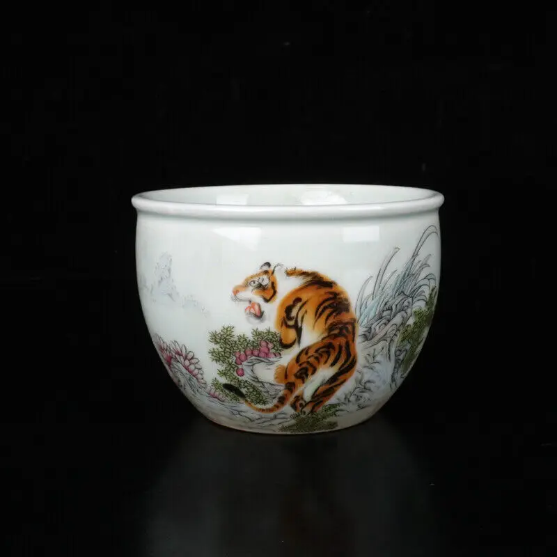 Exquisite Old Chinese porcelain color Hand Painted Tiger cup Kung Fu teacup 7069
Exquisite Old Chinese porcelain color Hand Painted Tiger cup Kung Fu teacup 7069
