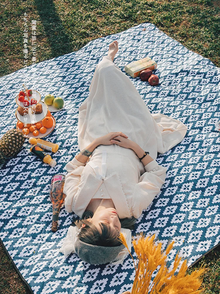 Waterproof Picnic Mat Indoor Outdoor Moisture Proof Pad Thickened Rug Picnic Blanket Outdoor Floor Carpets
Waterproof Picnic Mat Indoor Outdoor Moisture Proof Pad Thickened Rug Picnic Blanket Outdoor Floor Carpets