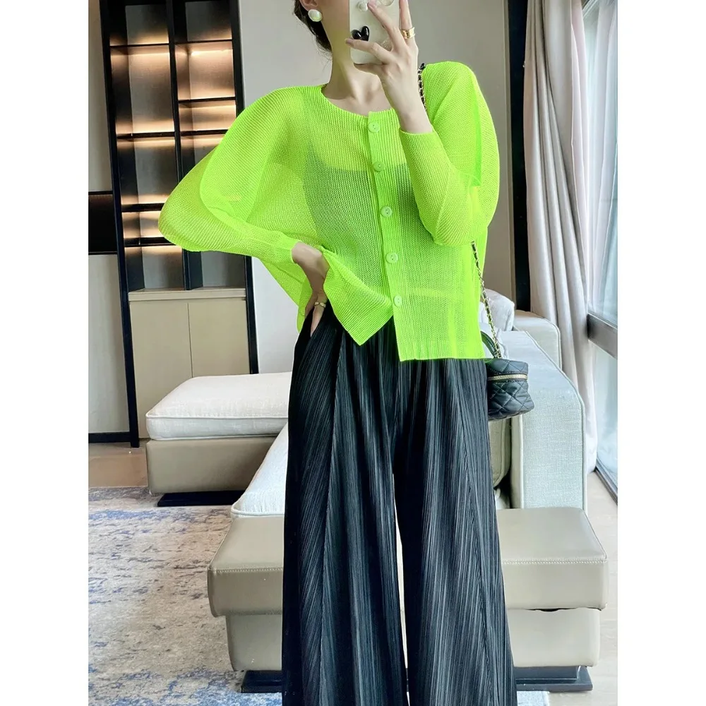 Miyake Pleats 2023 Summer New See-through Mesh Bat Sleeve Cardigan Top Temperament Fashion Casual Jacket Female Women Clothing
Miyake Pleats 2023 Summer New See-through Mesh Bat Sleeve Cardigan Top Temperament Fashion Casual Jacket Female Women Clothing