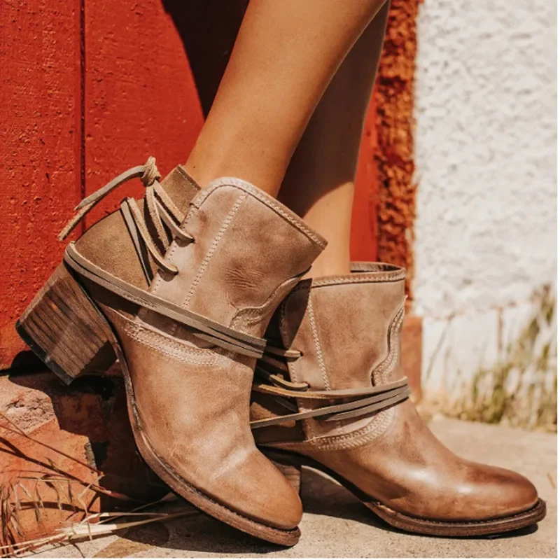 

Брендовые Ретро ботинки GOOHOJIO, женская обувь, новинка 2023, женская обувь на высоком квадратном каблуке, резиновые полусапожки, Женские однотонные короткие сапоги на платформе