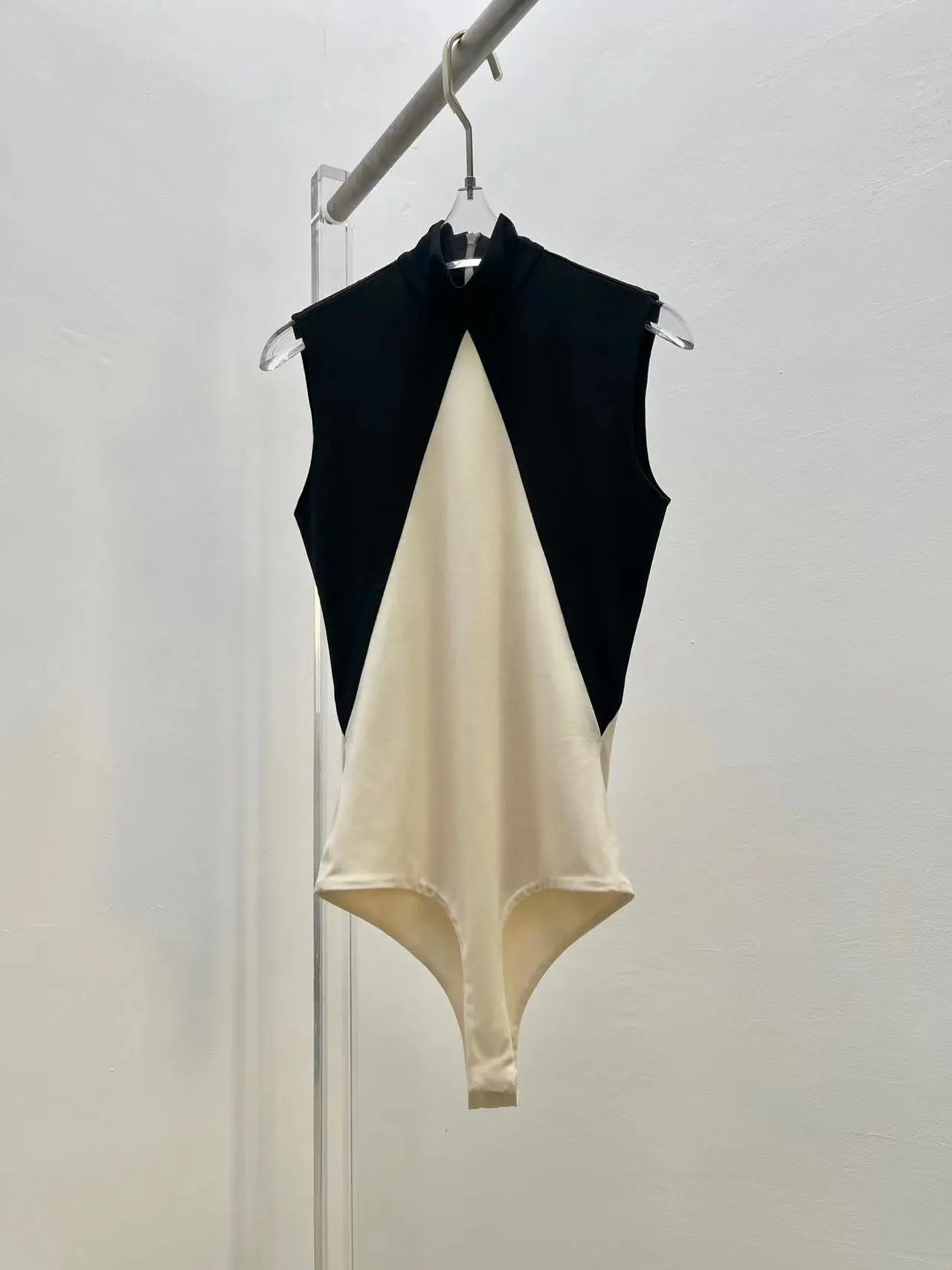 Fyion Summer Sexy Strapless Camis Rompers Transparent Underwear Short Jumpsuits 2023 Slim Women Color Patchwork Playsuits
Fyion Summer Sexy Strapless Camis Rompers Transparent Underwear Short Jumpsuits 2023 Slim Women Color Patchwork Playsuits
