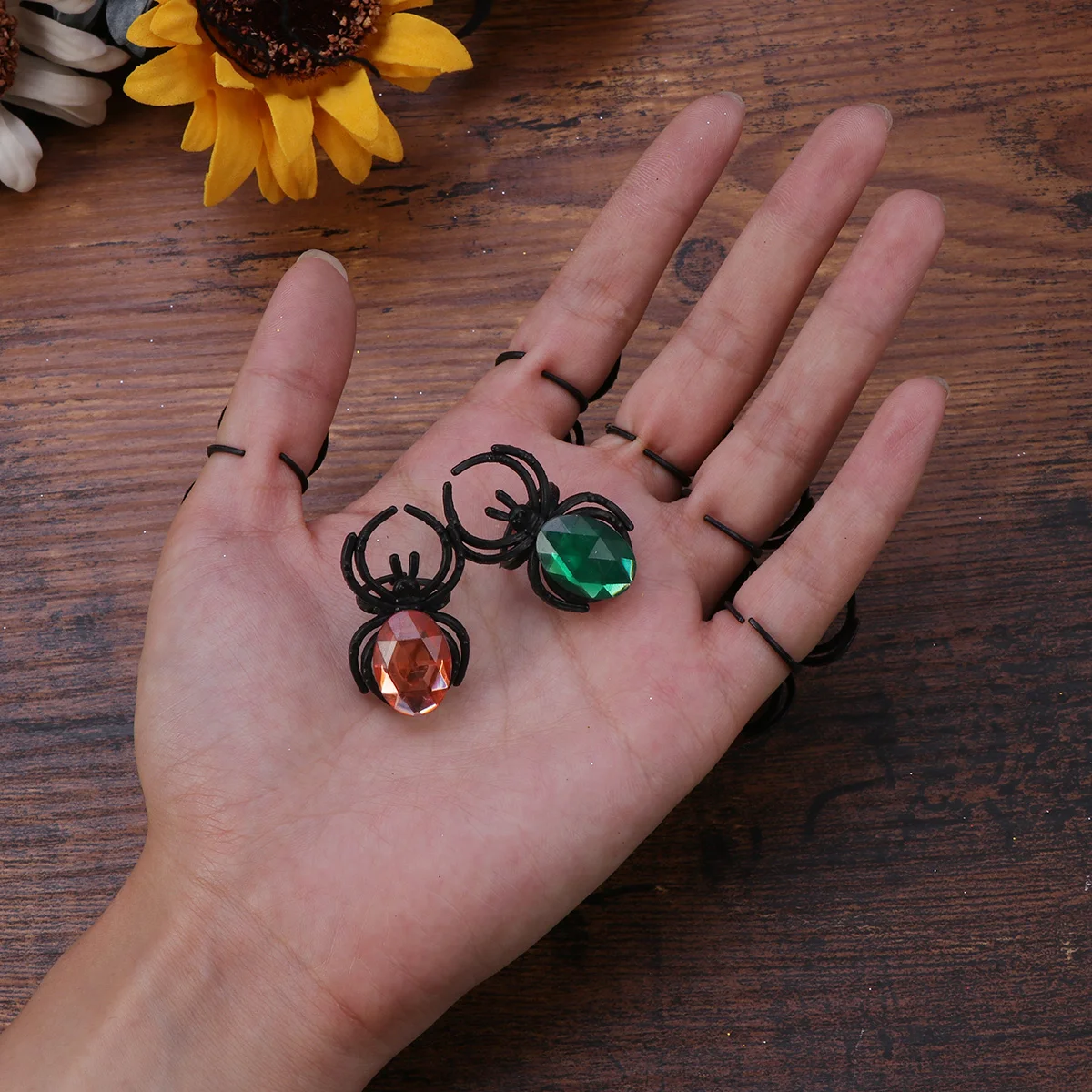 

Halloween Finger Ring Plastic Diamond Spider Ring Toys Kids Gifts Party Favors Decorations Jewelry Accessories