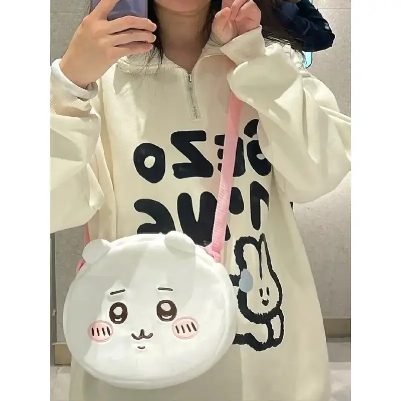 Miniso Kawaii Anime Chiikawa Portable Handbag Cute Sweet Cartoon Hachiware Usagi Crossbody Bag Package Lovely Gifts for Girls
Miniso Kawaii Anime Chiikawa Portable Handbag Cute Sweet Cartoon Hachiware Usagi Crossbody Bag Package Lovely Gifts for Girls