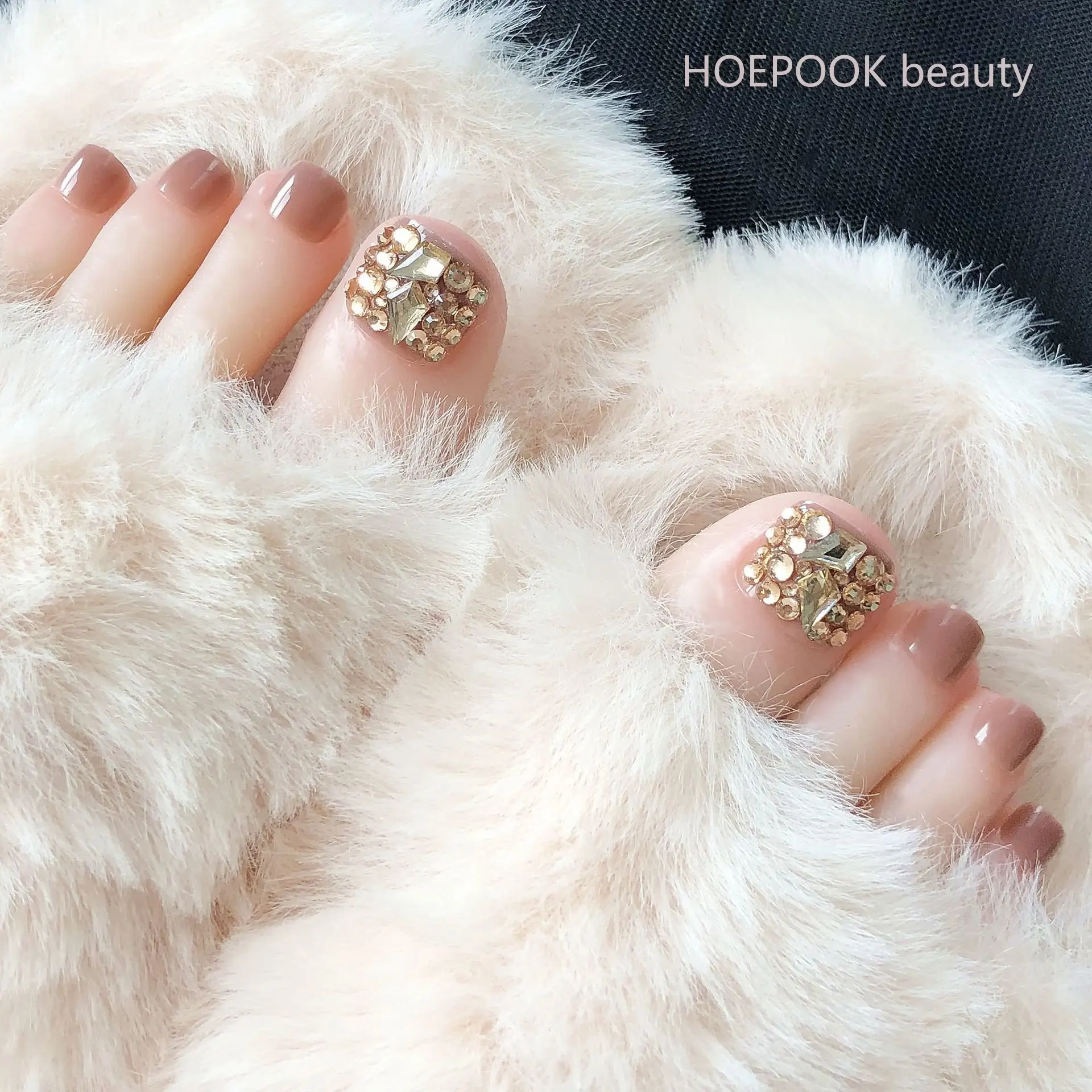 24pcs Nude Diamond Full Cover Artificial Fake Toenails Reusable Acrylic Press On Nail Tips Removable False Toe Nails Decoration
24pcs Nude Diamond Full Cover Artificial Fake Toenails Reusable Acrylic Press On Nail Tips Removable False Toe Nails Decoration